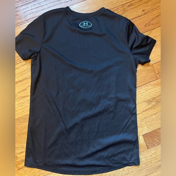 Under Armour tshirt, size youth medium - Picture 5 of 5